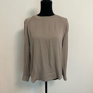 Vince silk crew neck blouse size XS